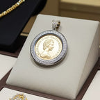 Ciondolo in oro con sterline 22k e diamanti naturali 1.10ct