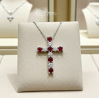 Ciondolo croce in oro bianco e rubino e diamanti naturali 2.96ct