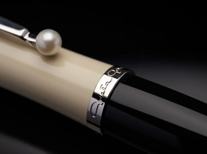 Penna Mont Blanc in edizione limitata Greta Garbo con perla a Sfera