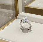 Anello trilogy in oro bianco e diamanti naturali taglio pera 3.10ct(Coltivato in laboratorio)