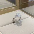 Anello trilogy in oro bianco e diamanti naturali taglio pera 3.10ct(Coltivato in laboratorio)