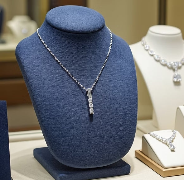 Collana trilogy in oro bianco 18k con diamanti naturali 0.60ct