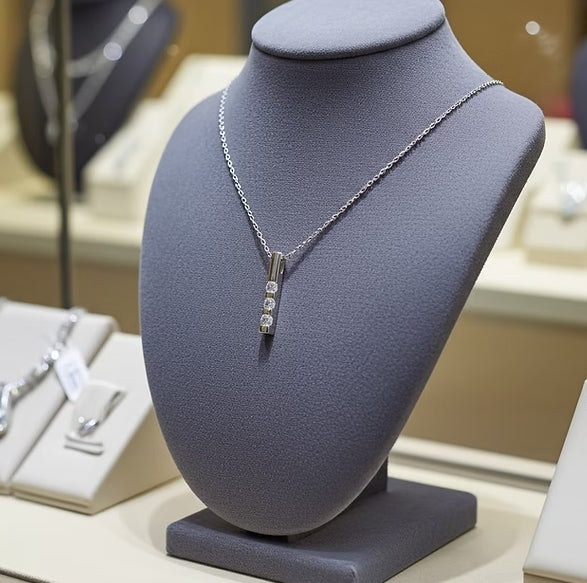 Collana trilogy in oro bianco 18k con diamanti naturali 0.60ct