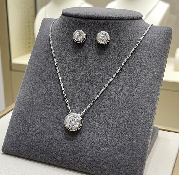 Set Completo in Oro Bianco 18k - Collana e Orecchini con diamante naturale 0,60ct