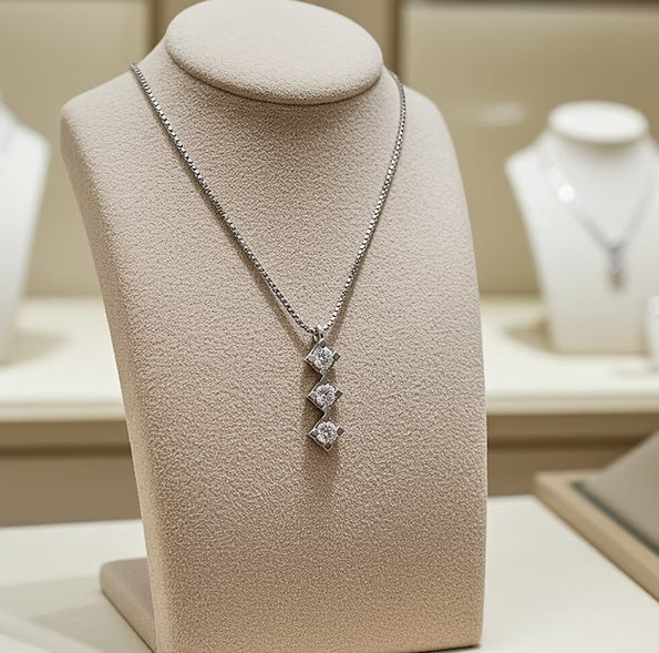 Collana trilogy in oro bianco 18k con diamanti naturali 0.45ct