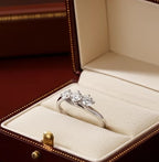 Anello Trilogy in oro bianco 18k e diamanti naturali 0,42 ct