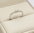 Anello Trilogy in oro bianco 18k e diamanti naturali 0,42 ct