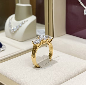 Anello Trilogy in oro Giallo 18k con diamanti naturali 0.36ct