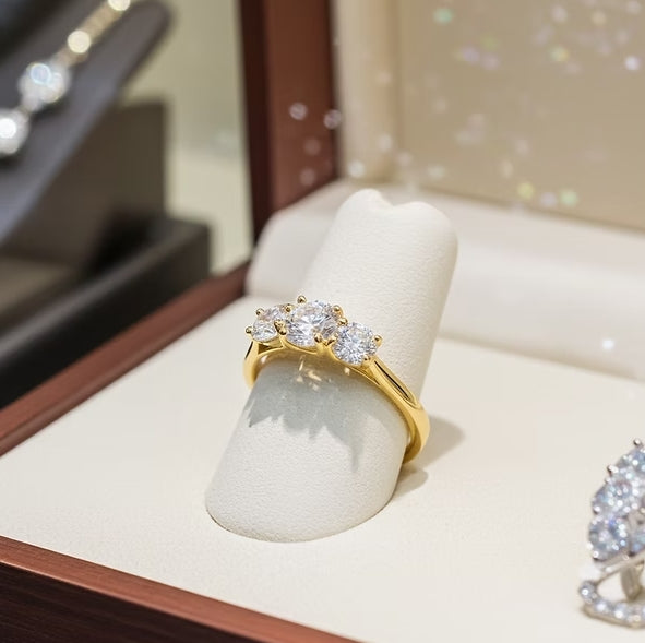 Anello Trilogy in oro Giallo 18k con diamanti naturali 0.36ct