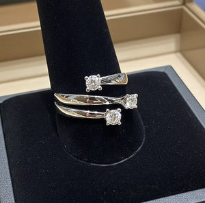 Anello Trilogy in oro bianco 18k e diamanti naturali 0,42ct