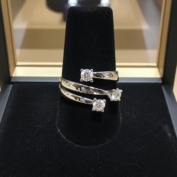 Anello Trilogy in oro bianco 18k e diamanti naturali 0,42ct