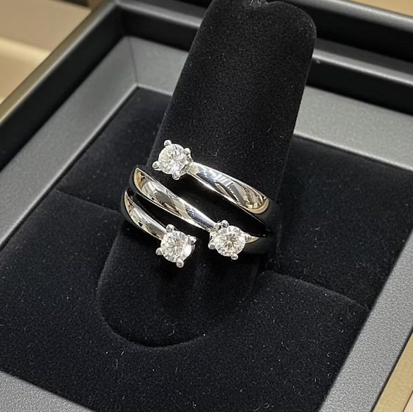 Anello Trilogy in oro bianco 18k e diamanti naturali 0,42ct