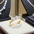 Anello Trilogy in oro Giallo 18k con diamanti naturali 0,65 ct