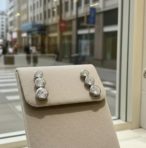 Orecchini trilogy oro e diamanti naturali 0.56ct