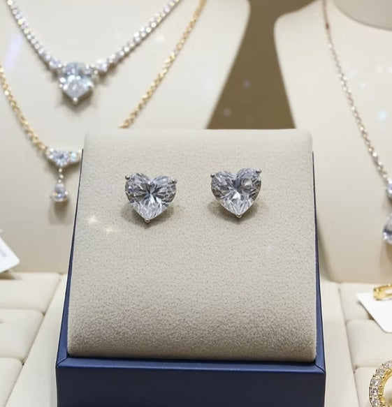 Orecchini punto luce in Oro Bianco 18k -  taglio Cuore 0,92ct Diamante Naturale