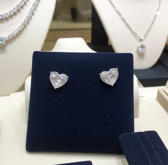 Orecchini punto luce in Oro Bianco 18k -  taglio Cuore 0,92ct Diamante Naturale