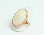 Anello in oro giallo e diamanti naturali 0.81ct  e opale 16.30ct