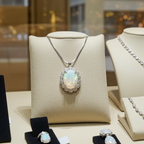 Collana in oro bianco 18k e diamante naturale e opale 1.60ct